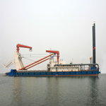 2000 tons of suction hopper dredge stranded